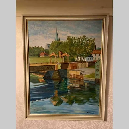 Apartment 2 Bedroom Center In