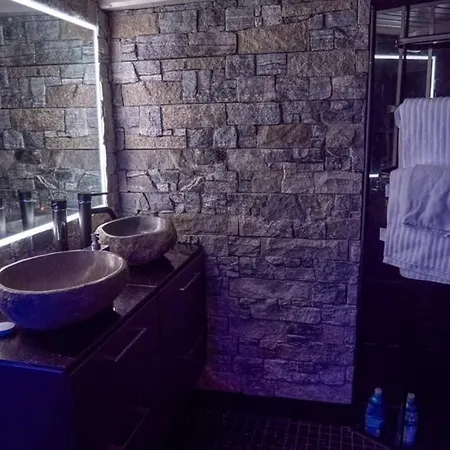 2 Bedroom Center In Appartement *