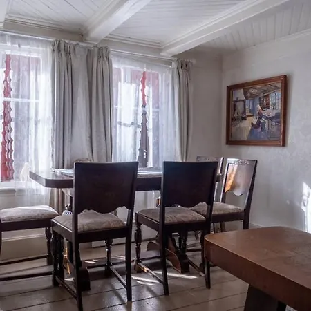 Apartment 2 Bedroom Center In